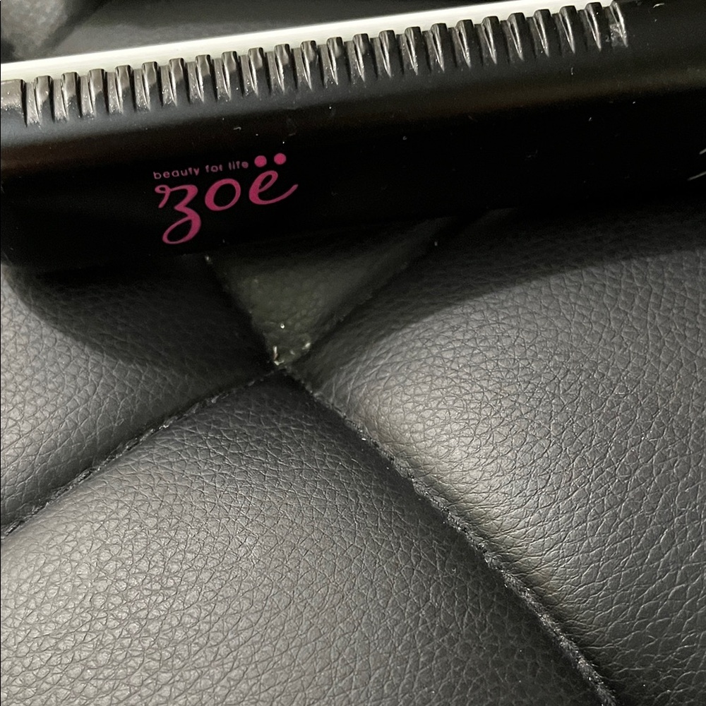 Zoe Professional Hair Straightener - Black and Pink - Picture 2 of 3